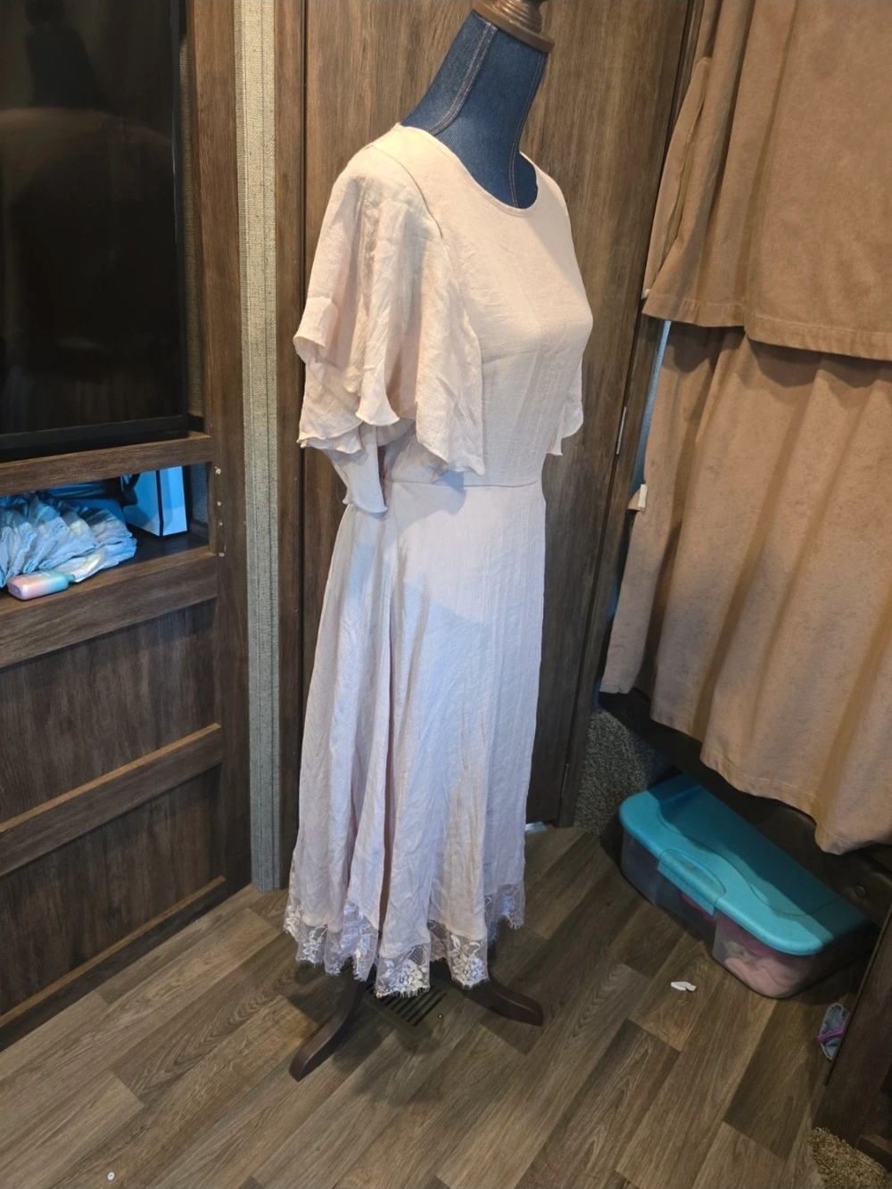 Women's Soft Blush Midi Dress with Flutter Sleeves and Lace Hem